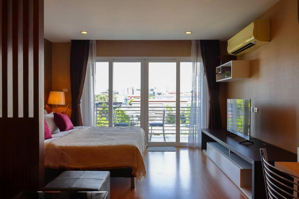 Apartament Luxury Living In Heart Of Nimman Chiang Mai Zewnętrze zdjęcie