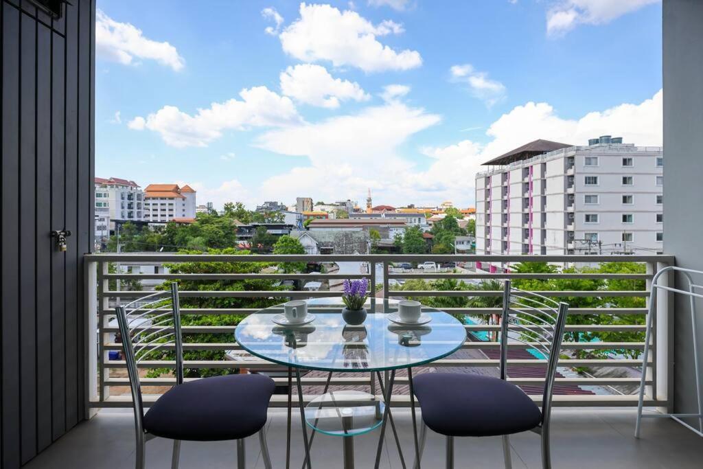 Apartament Luxury Living In Heart Of Nimman Chiang Mai Zewnętrze zdjęcie